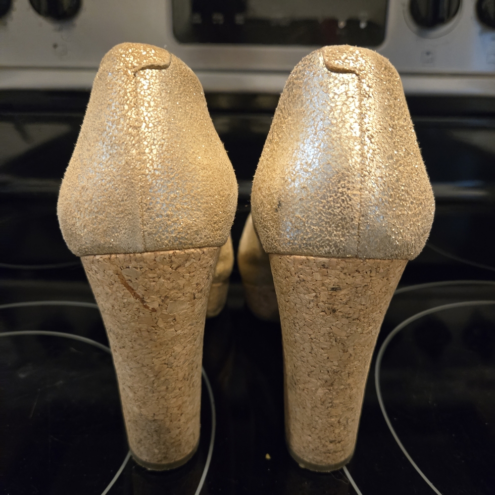 Jessica Simpson Gold Glitter Platform Pumps - Picture 4 of 7